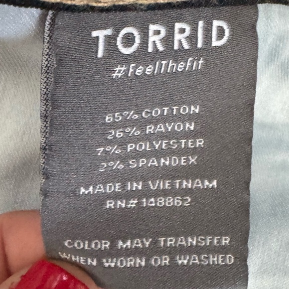 Torrid Sky High Skinny Dark Wash Jeans Size 18 - Picture 3 of 5